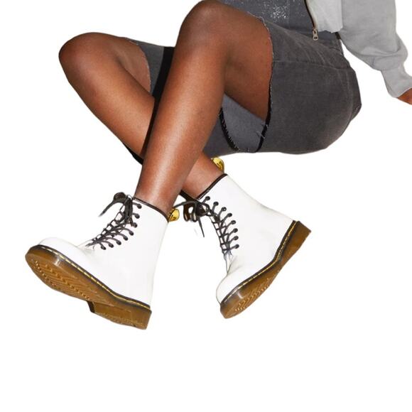 Dr. Martens 1460 white leather boots women's size 8. EUC - Picture 1 of 10